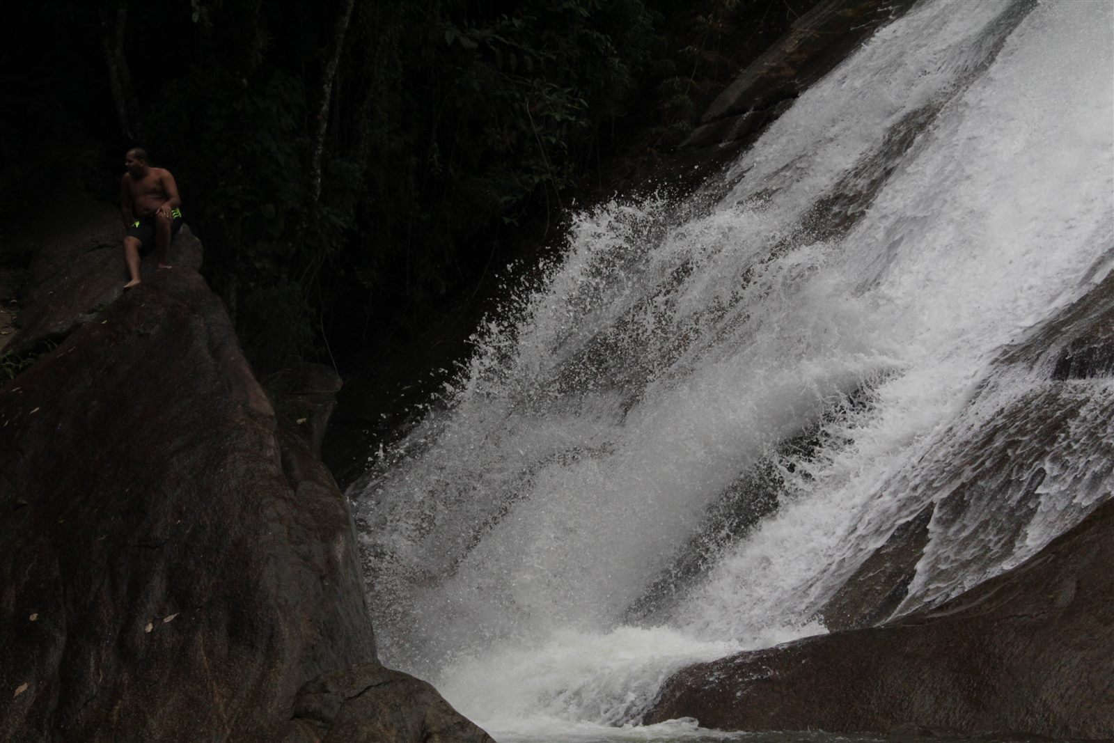 Paredão da Cachoeira de Santa Clara em Visconde de Mauá